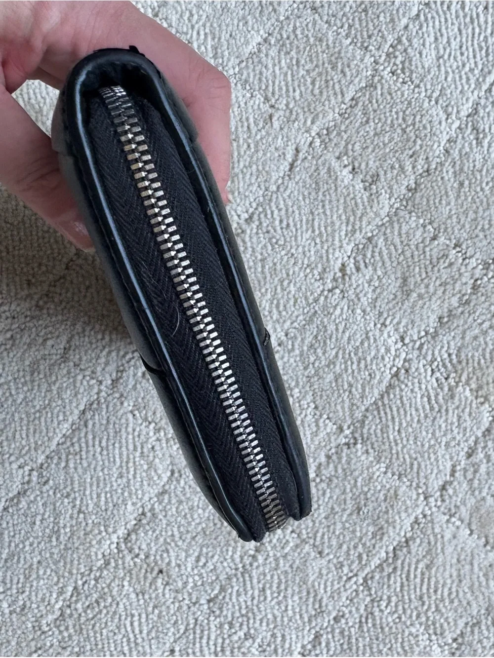 Bottega Veneta Cassette Zip Around Wallet - Black